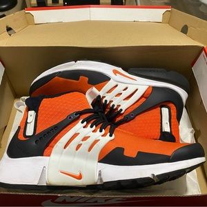 Mens size 12 Nike Prestos Mid